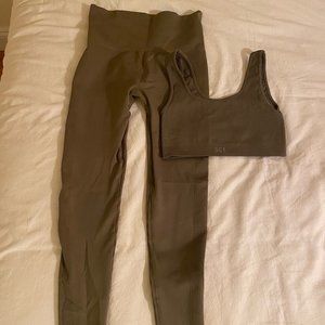 Olive green SET Active set